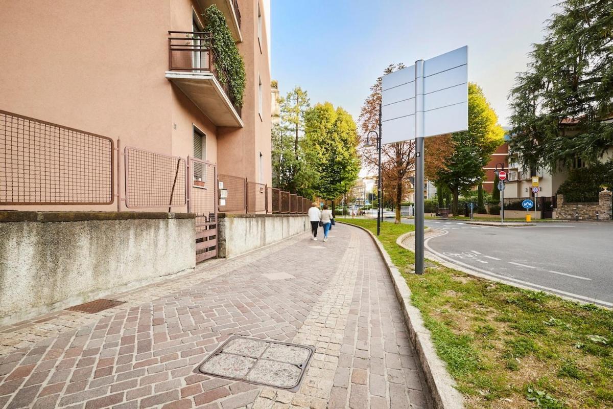 100M Dalla Funicolare Di Citta Alta- 10 Ospiti Bergamo Bagian luar foto
